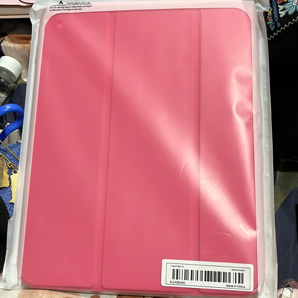 It a new iPad 10 case never used